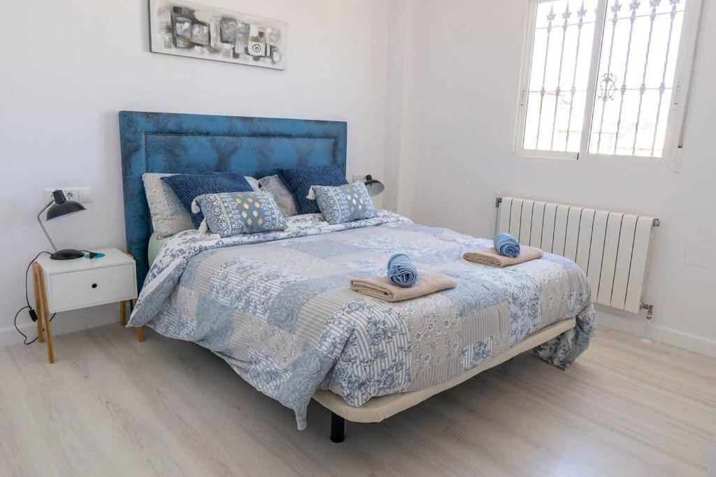 Casa Lilly-Rose, A Beautiful 3 Bedroom Detached Villa A Short Walk To The Villamartin Plaza & Golf Course Eksteriør billede