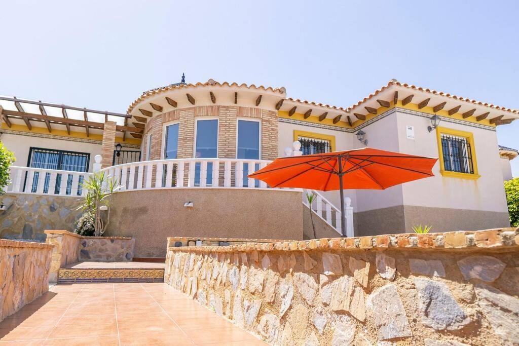 Casa Lilly-Rose, A Beautiful 3 Bedroom Detached Villa A Short Walk To The Villamartin Plaza & Golf Course Eksteriør billede