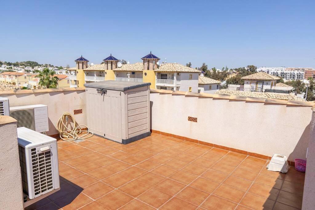Casa Lilly-Rose, A Beautiful 3 Bedroom Detached Villa A Short Walk To The Villamartin Plaza & Golf Course Eksteriør billede