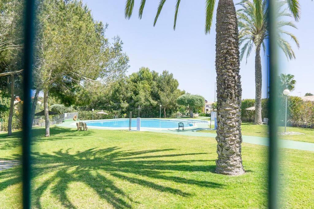 Casa Lilly-Rose, A Beautiful 3 Bedroom Detached Villa A Short Walk To The Villamartin Plaza & Golf Course Eksteriør billede