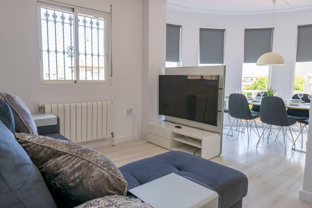 Casa Lilly-Rose, A Beautiful 3 Bedroom Detached Villa A Short Walk To The Villamartin Plaza & Golf Course Eksteriør billede