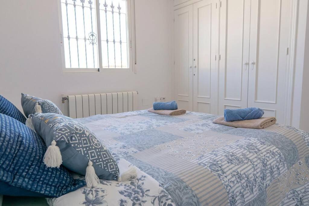 Casa Lilly-Rose, A Beautiful 3 Bedroom Detached Villa A Short Walk To The Villamartin Plaza & Golf Course Eksteriør billede