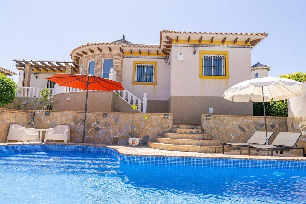 Casa Lilly-Rose, A Beautiful 3 Bedroom Detached Villa A Short Walk To The Villamartin Plaza & Golf Course Eksteriør billede