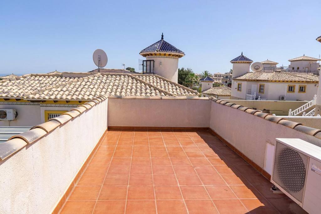 Casa Lilly-Rose, A Beautiful 3 Bedroom Detached Villa A Short Walk To The Villamartin Plaza & Golf Course Eksteriør billede